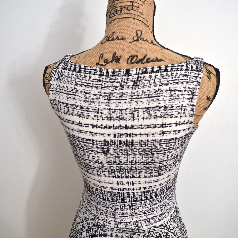 Black and White Print Shift dress - Picture 7 of 7